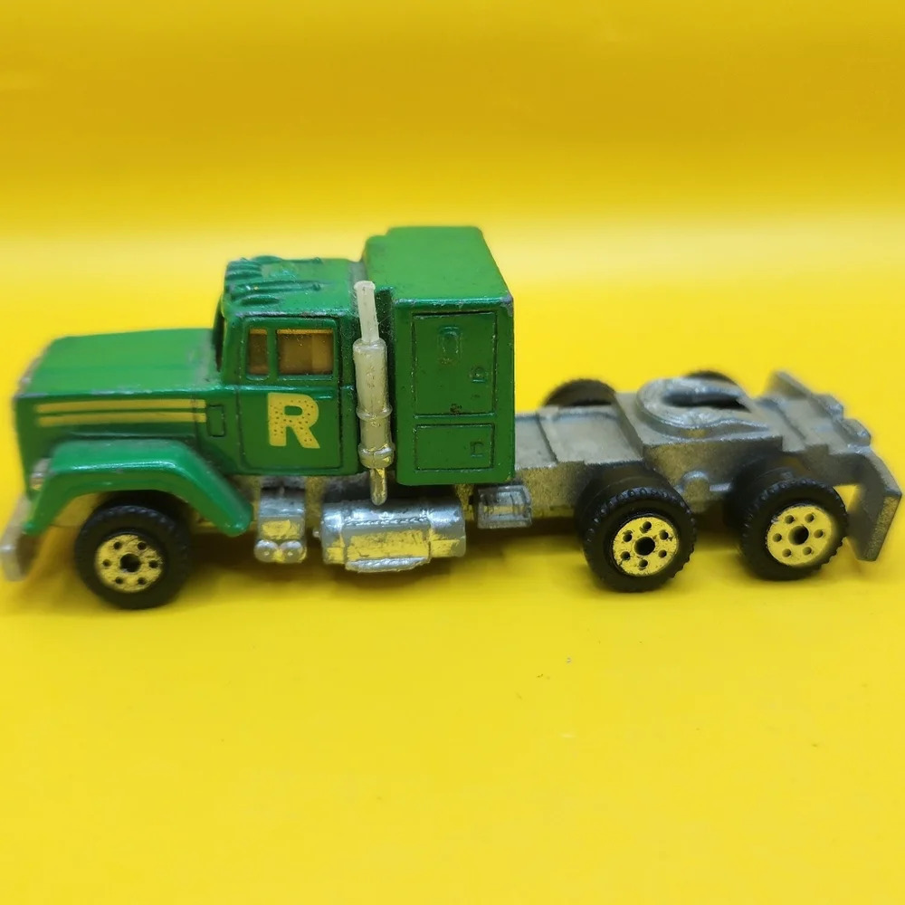 Road Champs Vintage 1982 Mack Super Liner Diecast Green #7 - Picture 1 of 4
